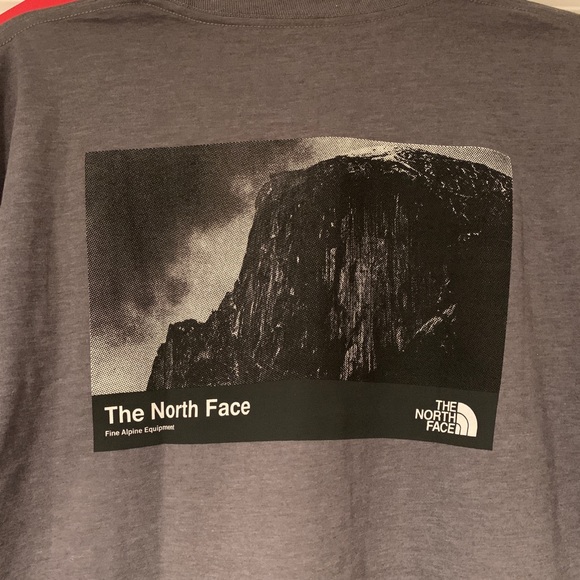 North Face Day Three Performance Tee - Picture 4 of 7